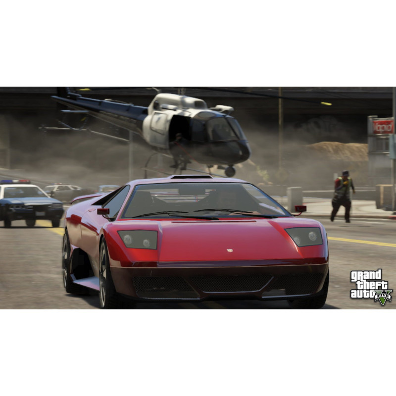 Captura de pantalla del gameplay de GTA V en PlayStation 5 mostrando acción intensa y gráficos mejorados
