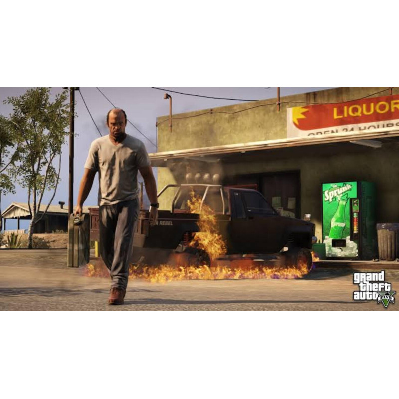 Captura de pantalla del gameplay de GTA V para PlayStation 5 mostrando acción intensa en la ciudad.