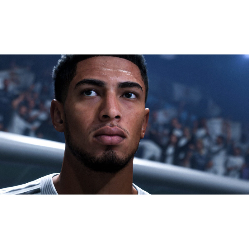Captura de pantalla del gameplay de EA SPORTS FC 26 en Nintendo Switch mostrando acción en el campo.